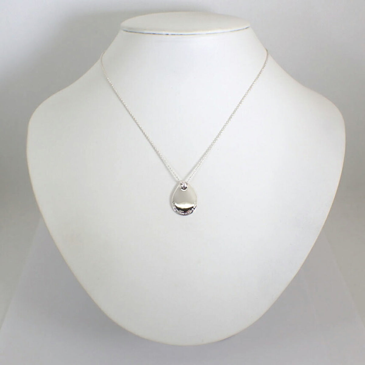 925 Madonna Pendant Necklace H8768