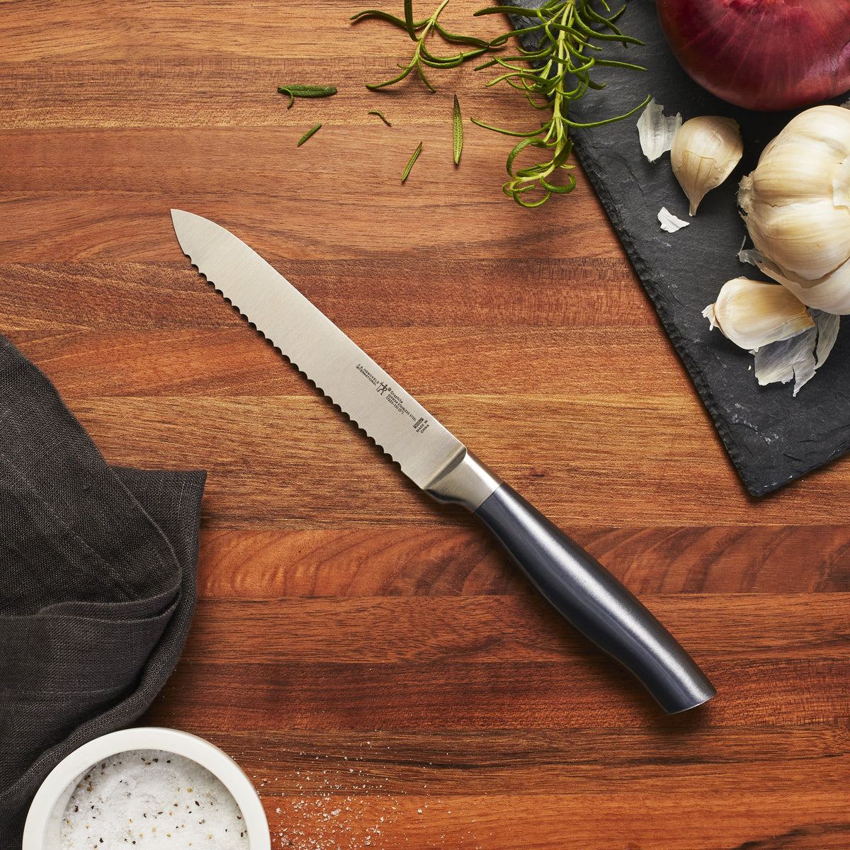 5-inch Serrated Utility Knife B442247