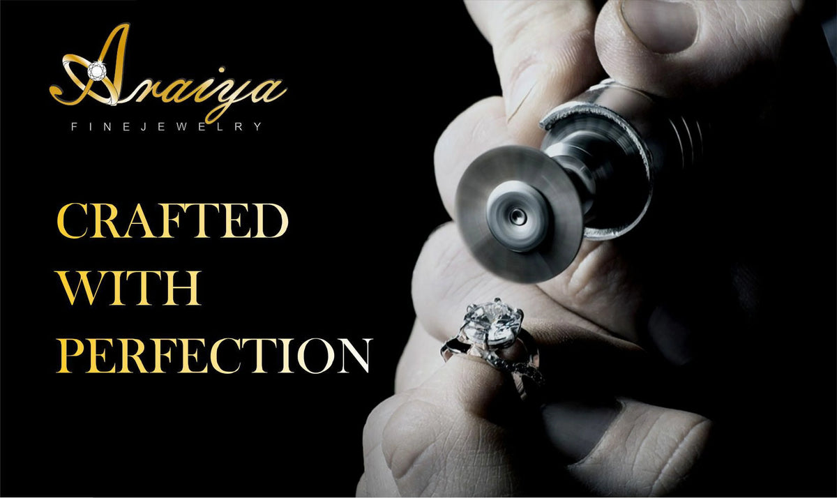 10K White Gold Diamond Heart Stud Earrings X44037