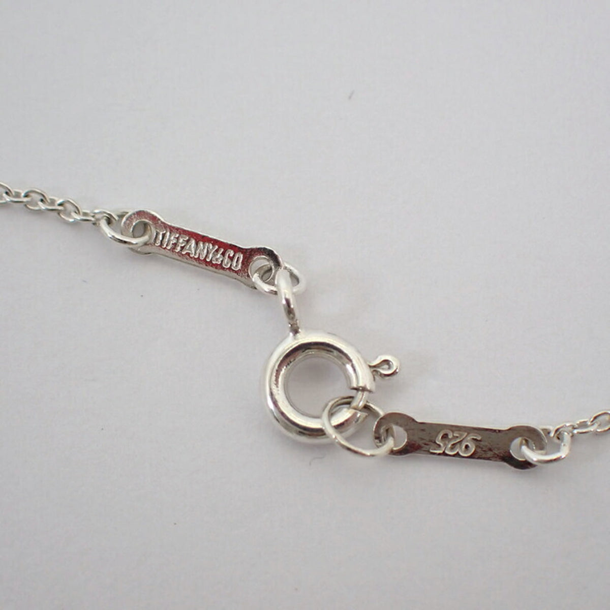 925 Madonna Pendant Necklace H8768