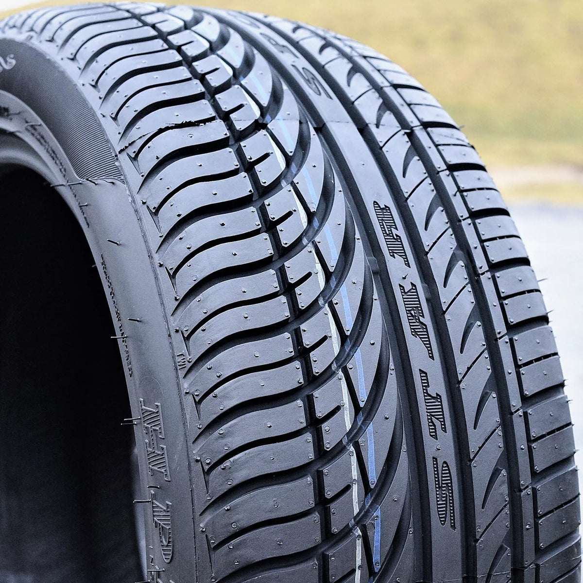 195/60R15 88H All Season Performance Tire V308631