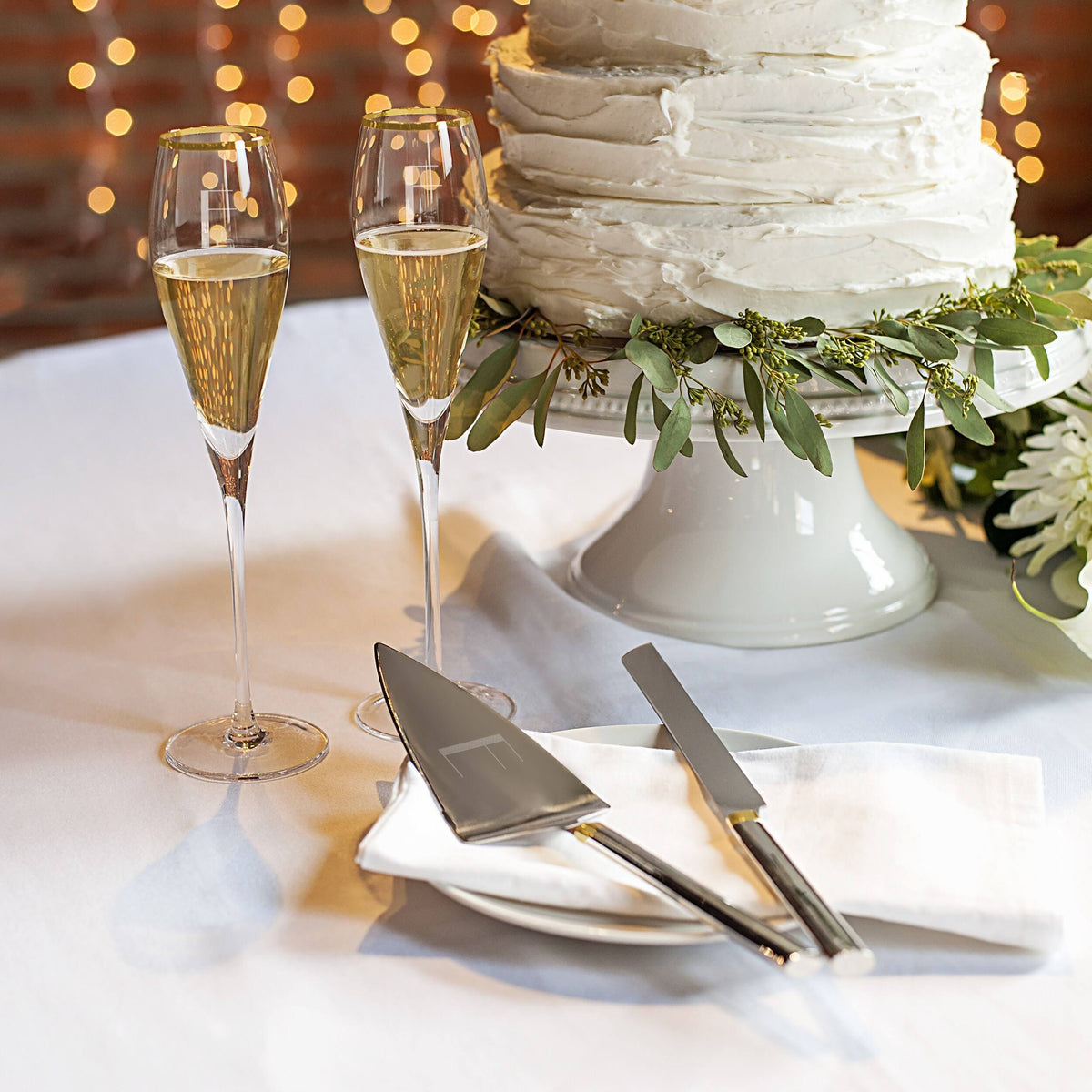 Gold Champagne Flutes and Cake Serving Set Y8858