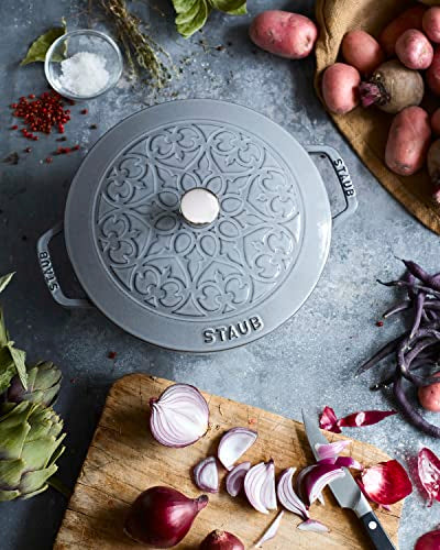 Graphite Grey Cast Iron 3.75-qt French Oven M778