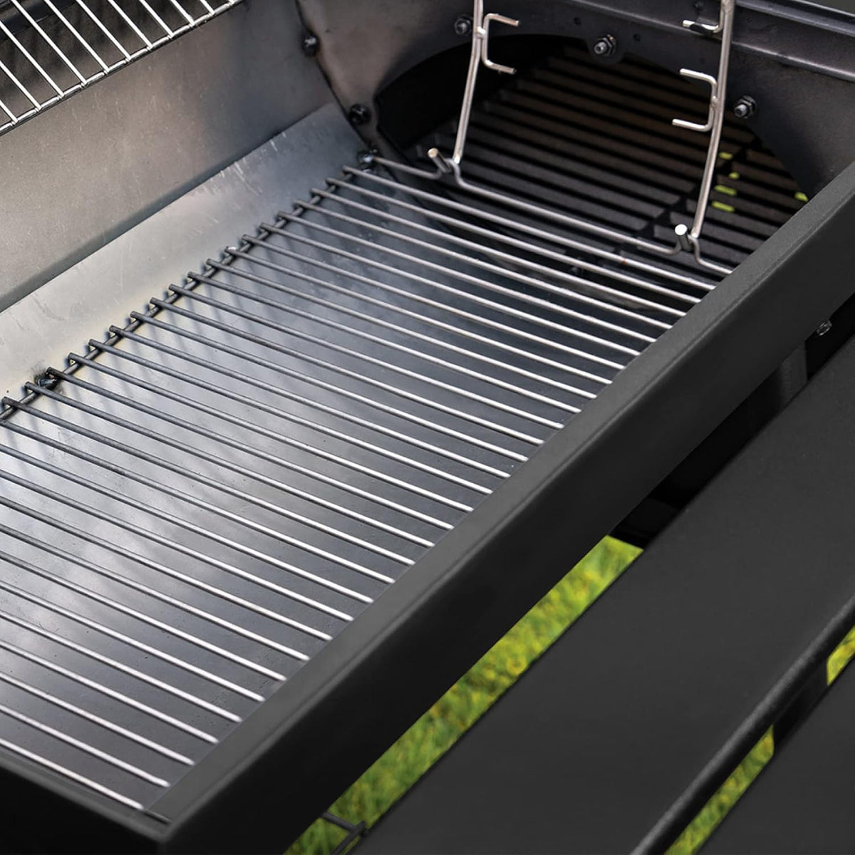 Black Charcoal Grill N419570