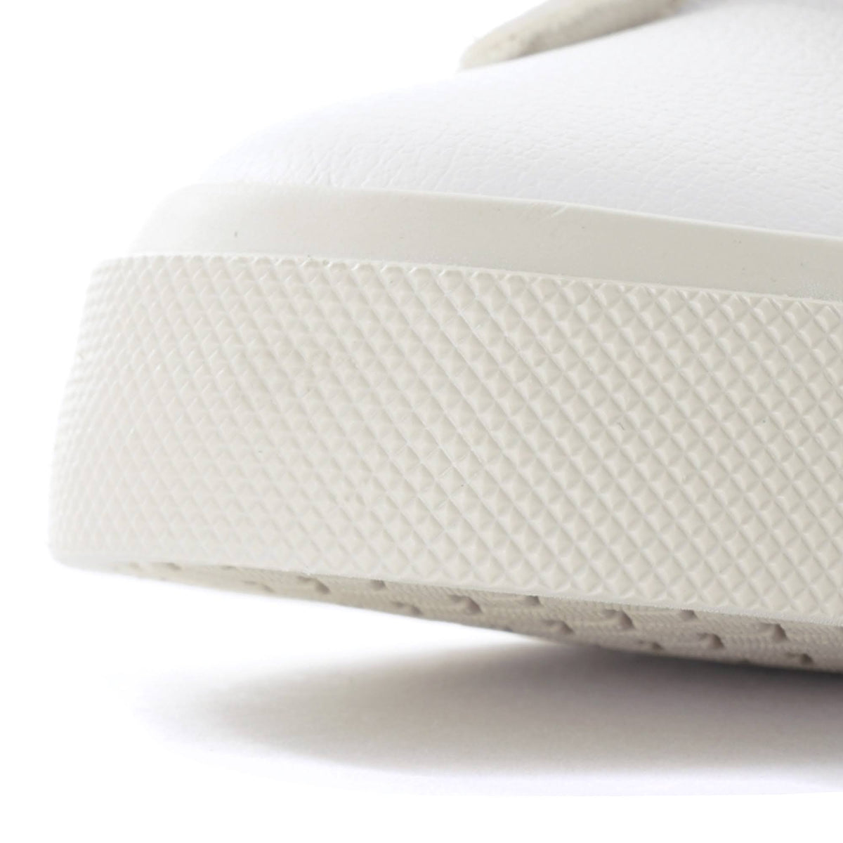 White Sneaker X761