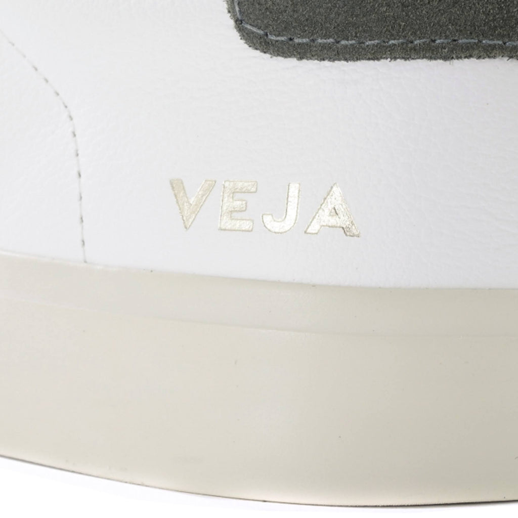 White Sneaker X761