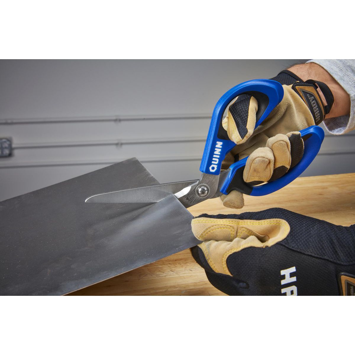 Scissors O67154